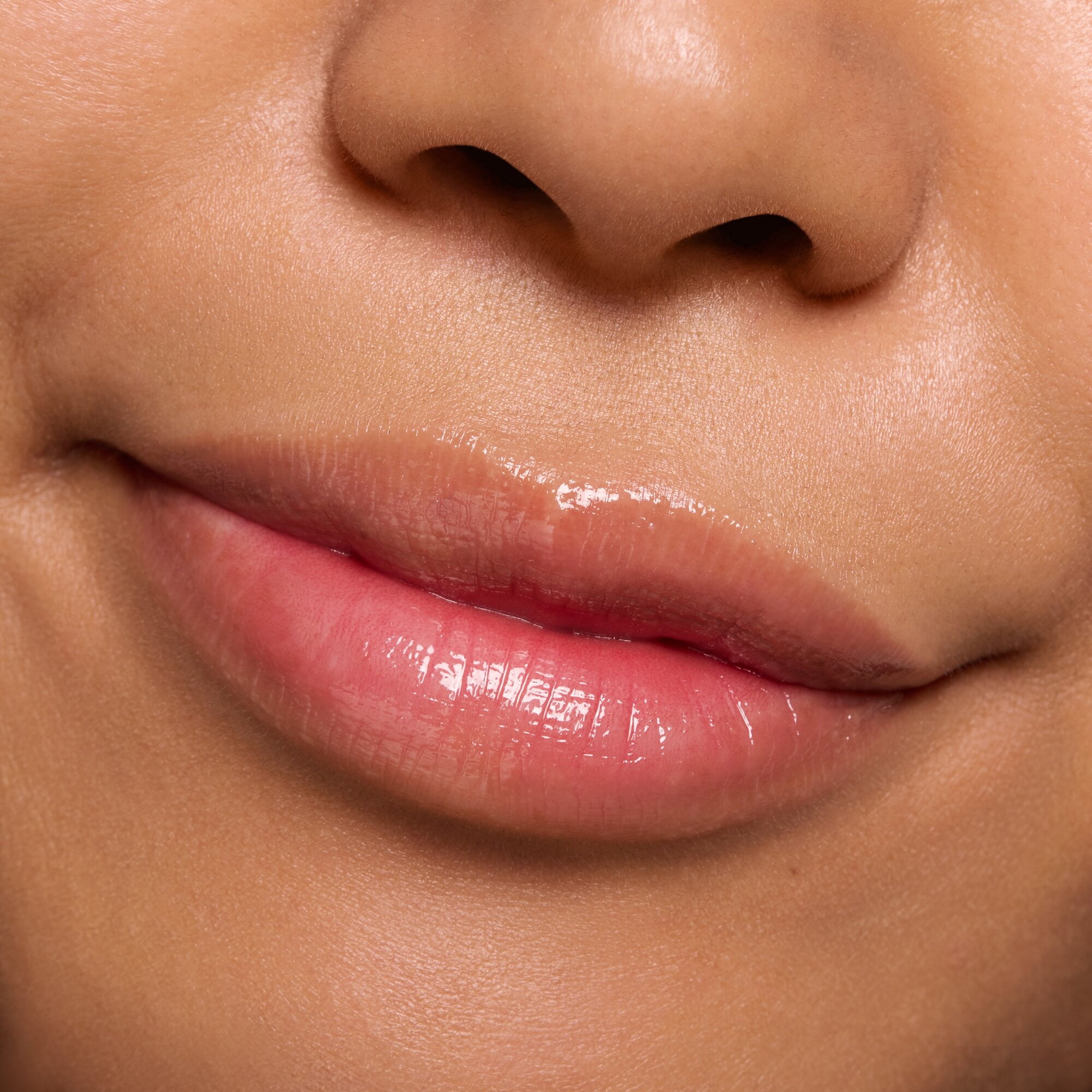 essence Juicy Bomb Glossy Butter Balm, 02 So Berry Cute - Image 31