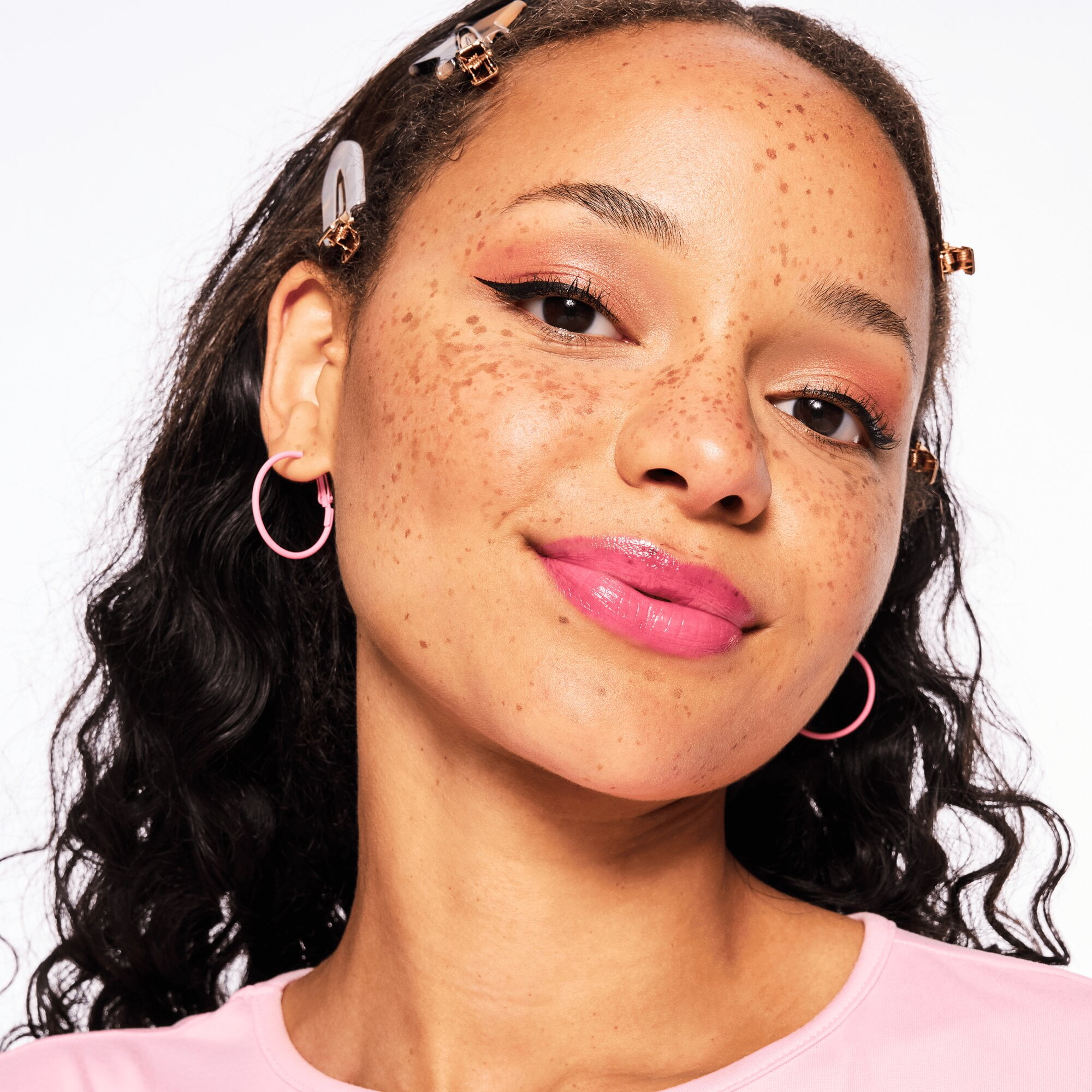 essence Juicy Bomb Glossy Butter Balm, 02 So Berry Cute - Image 41